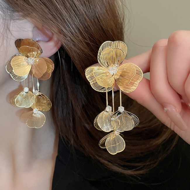 Exquisite Atmospheric Ginkgo Leaf Dangle Earrings for Evening Parties and Banquets