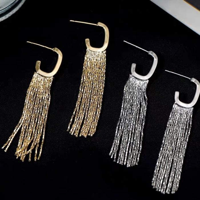 Geometric G Tassel Earrings for Daily Commute and Weekend Brunches