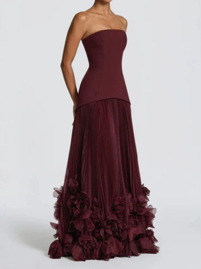 Slimming Strapless Pleated Flared Train Formal Gown for Holiday Photoshoots and Anniversary Dinners