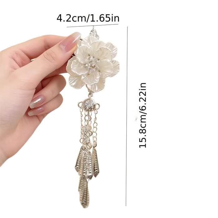 Elegant White Camellia Tassel Hair Accessories With Exquisite Texture For Daily And Dating