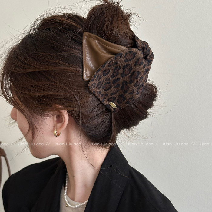 Retro Faux Leather Leopard Triangle Hair Clip For Autumn Winter, Fits Thick Hair