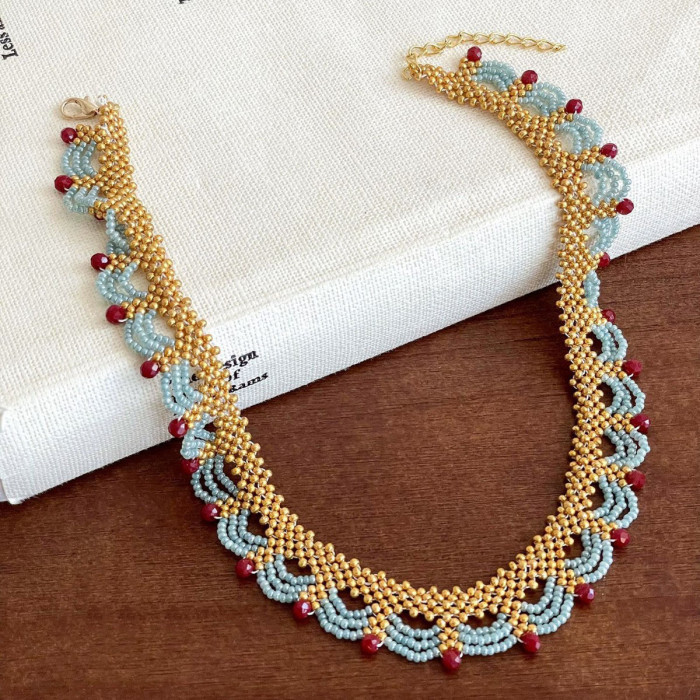 Retro Court Style Seed Bead Woven Lace Clavicle Chain For Banquets And Daily Elegant Styling