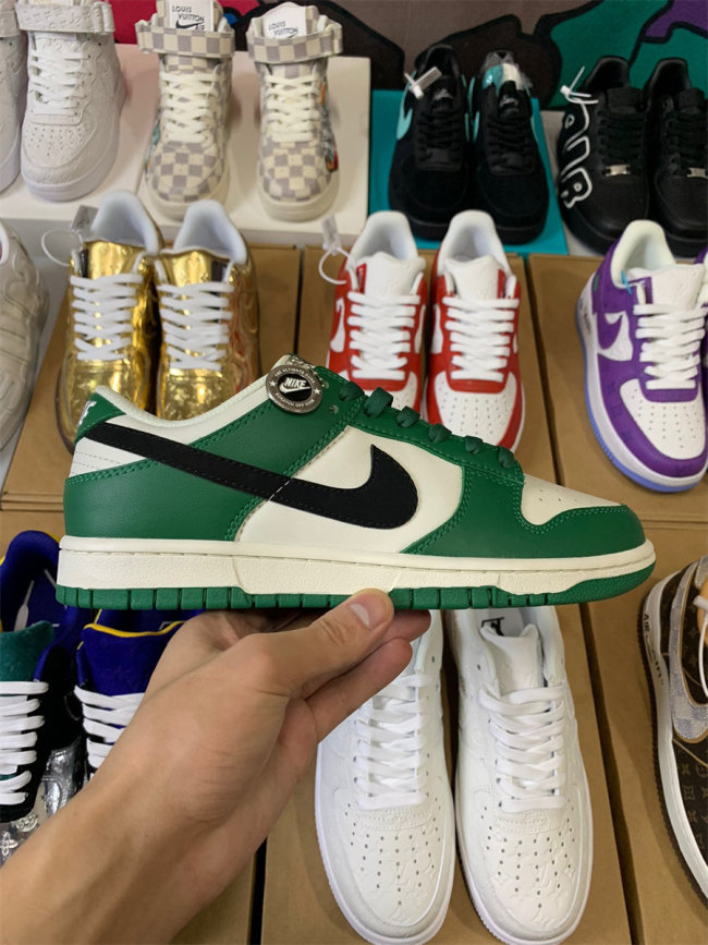 Nike Dunk Low Medium White Green
