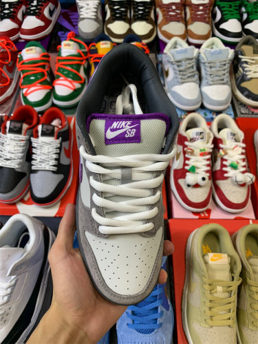 Nike SB Dunk Low Purple 'Pigeon'