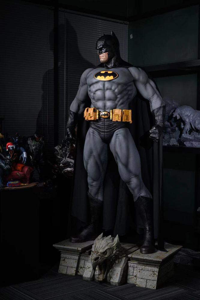 In stock SDZ studio SDZ Batman Bruce Wayne 1/1 scale Custom statue model Small stock