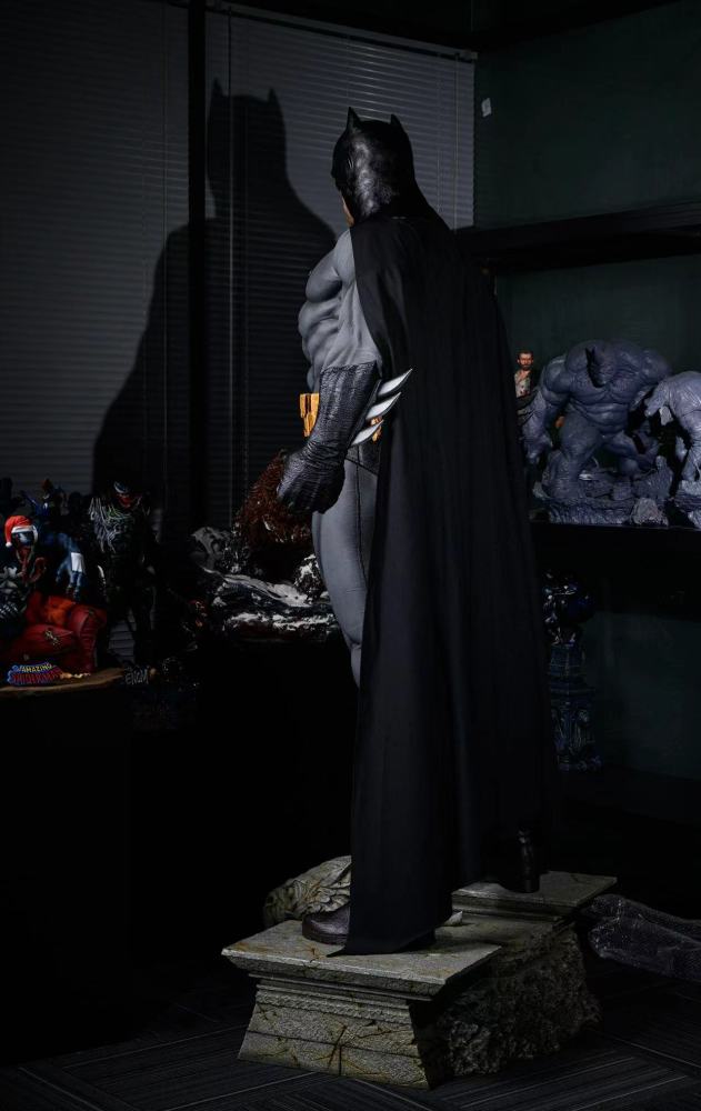 In stock SDZ studio SDZ Batman Bruce Wayne 1/1 scale Custom statue model Small stock