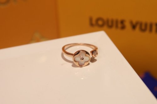 ルイヴィトン指輪コピー 2021新品注目度NO.1 Louis Vuitton レディース 指輪925シルバー
