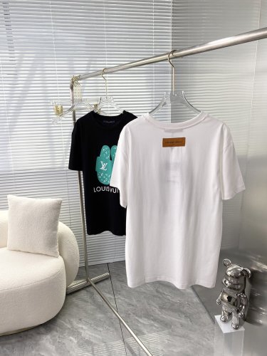 ルイヴィトン服コピー 大人気2022新品 Louis Vuitton メンズ 半袖Tシャツ2色