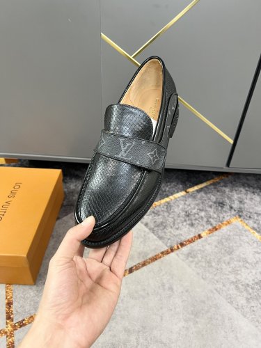 ルイヴィトン靴コピー 大人気2022新品 Louis Vuitton メンズ 革靴