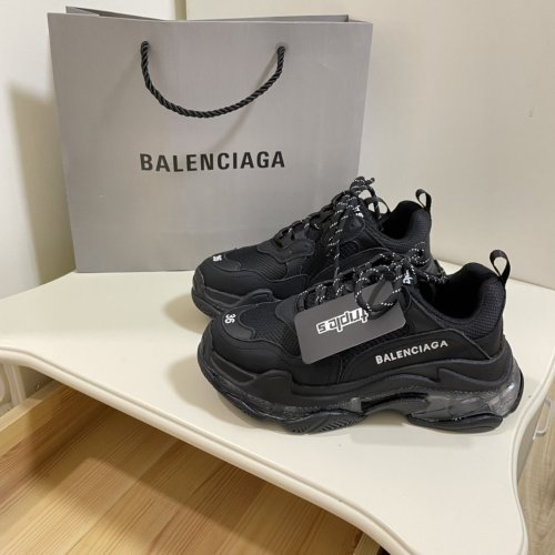 バレンシアガ 靴コピー 2022新品注目度NO.1 BALENCIAGAレディース スニーカー