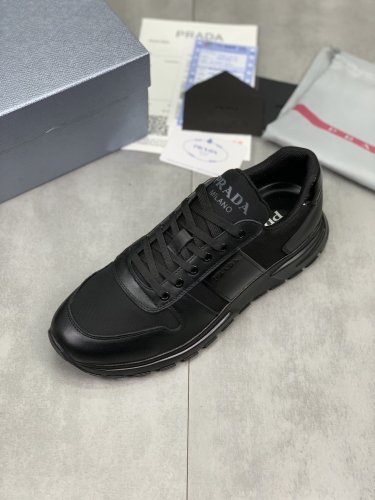 プラダ靴コピー 定番人気2022新品 PRADA メンズ スニーカー