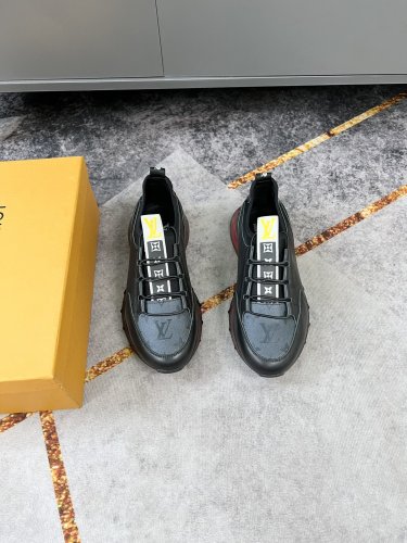 ルイヴィトン靴コピー 2022新品注目度NO.1 Louis Vuitton メンズ スニーカー