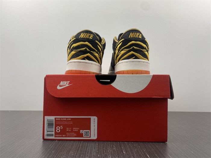 Free shipping from maikesneakers NIKE DUNK LOW CNY DQ4978-001