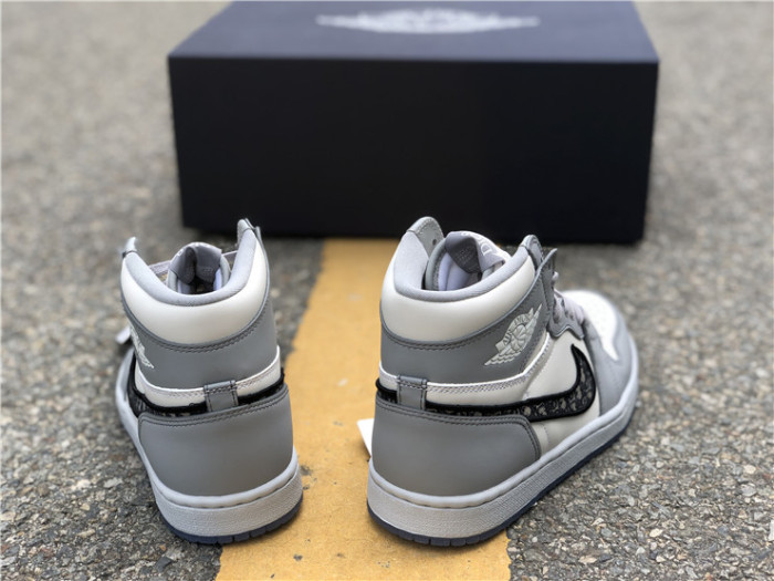 Free shipping maikesneakers Air Jordan 1 Retro High D*ior CN8607-002