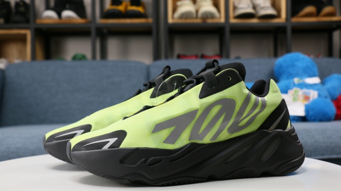 Free shipping maikesneakers Free shipping maikesneakers Yeezy Boost 700 MNVN