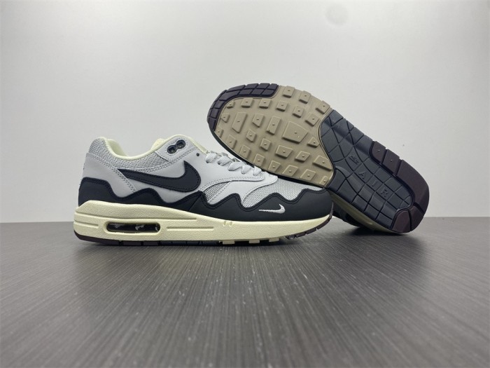 Free shipping from maikesneakers Patta x Nike Air Max 1 DH1348-002