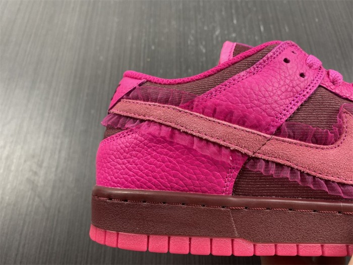 Free shipping from maikesneakers Nike Spruces Up Its Dunk Low Team Red/Pink DQ9324-600