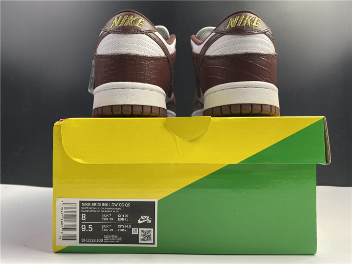 Free shipping from maikesneakers Supreme x Nike SB Dunk Low DH3228-103