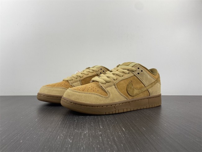 Free shipping from maikesneakers SB Dunk Low 883232-700