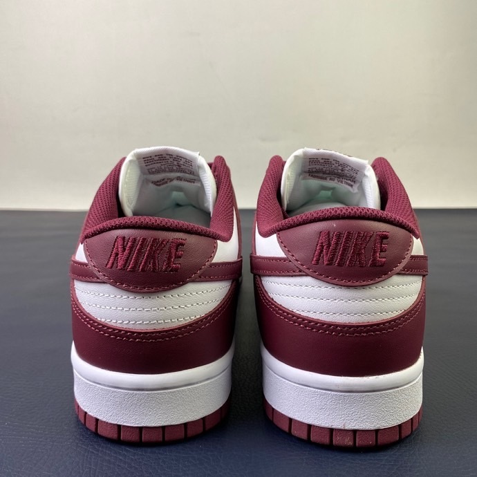 Free shipping from maikesneakers Nike SB Dunk Low Bordeaux red