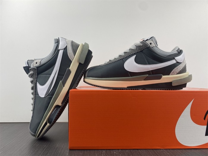Free shipping from maikesneakers Sacai x Nk Zoom Cortez 4.0 DQ0581-001