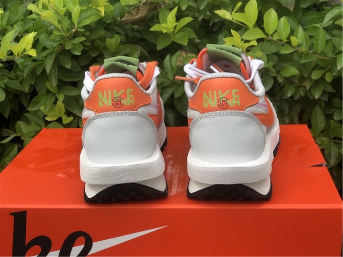 Free shipping from maikesneakers Women Sacai x Nike