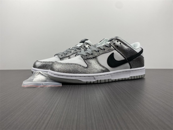 Free shipping from maikesneakers Nike SB Dunk Low Shimmer DO5882-001