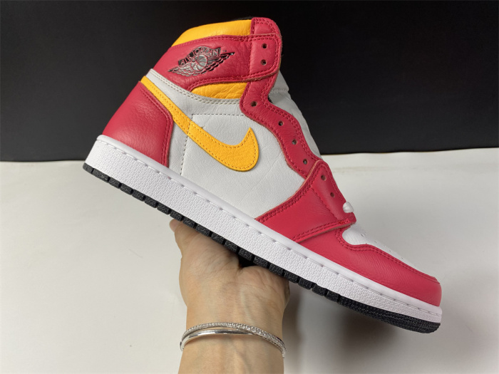Free shipping maikesneakers Air Jordan 1 “Light Fusion Red” 555088-603