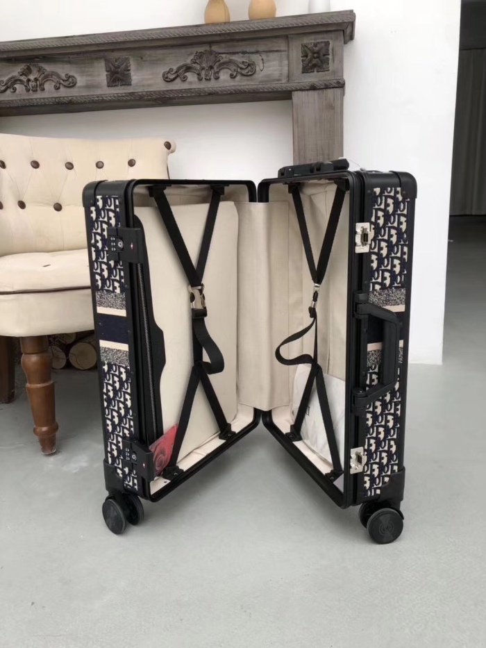 D*ior Luggage (maikesneakers)