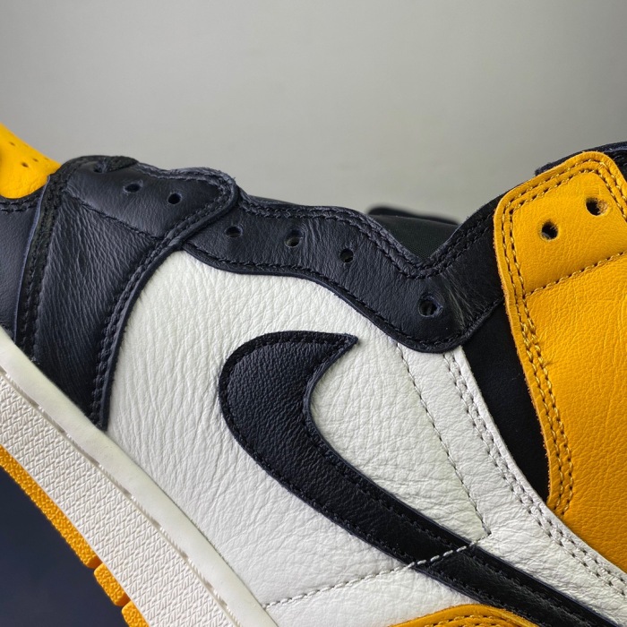 Free shipping maikesneakers Air Jordan 1 Yellow Toe 555088-711