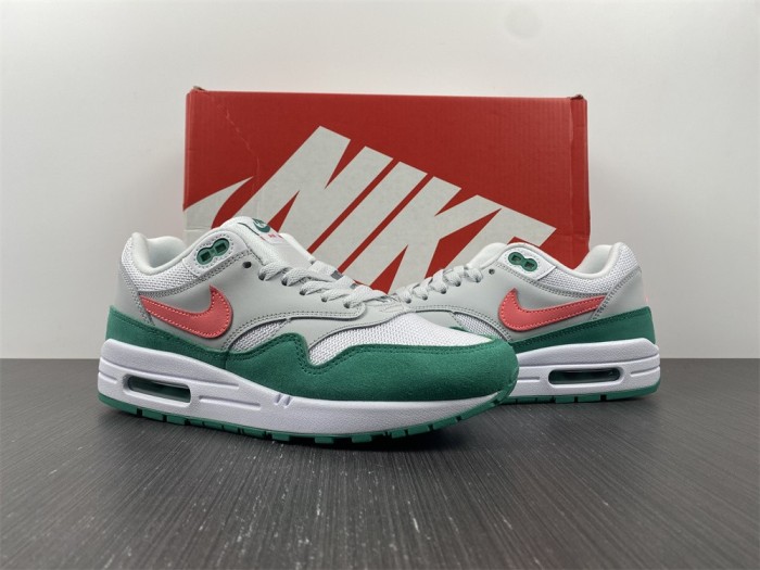 Free shipping from maikesneakers Nike WMNS Air Max Anniversary 1