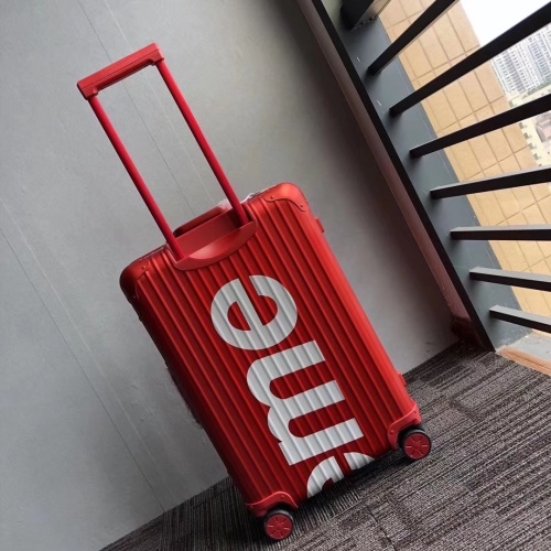 S*upreme Luggage (maikesneakers)