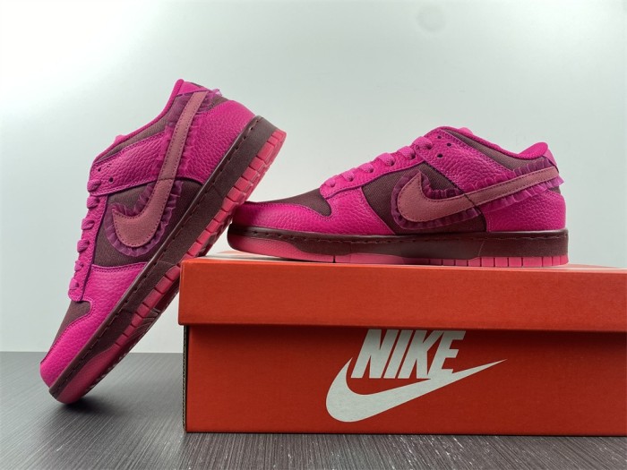 Free shipping from maikesneakers Nike Spruces Up Its Dunk Low Team Red/Pink DQ9324-600