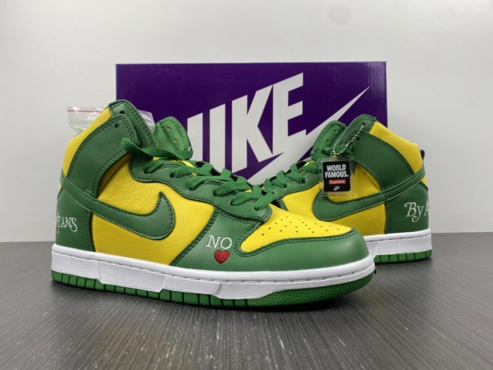 Free shipping from maikesneakers Supreme x Nike SB Dunk High DN3741-700