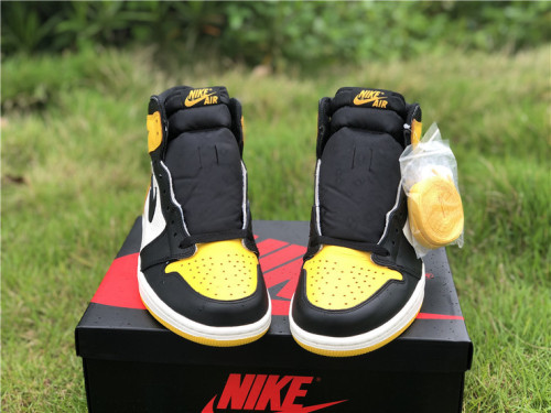 Free shipping maikesneakers Air Jordan 1 “Yellow Toe” AR1020-700