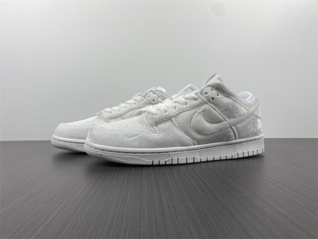 Free shipping from maikesneakers Dover Street Market x Nike Dunk Low “Triple White” DH2686-100