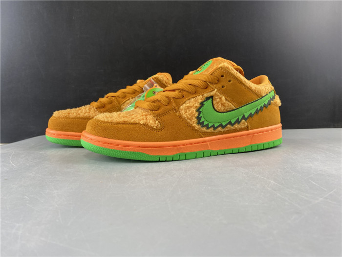 Free shipping from maikesneakers Grateful Dead x Nike SB Dunk Low