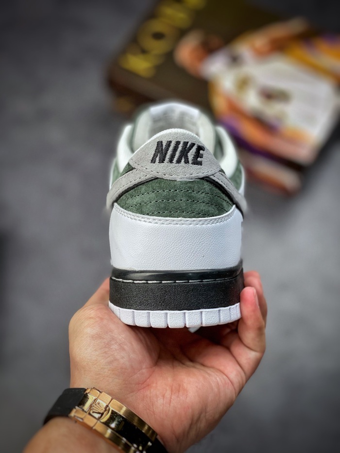 Free shipping from maikesneakers Nike Dunk SB LOW