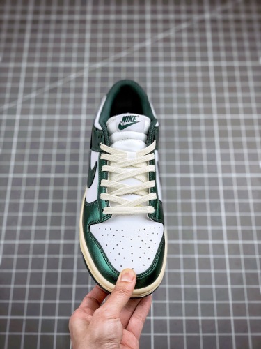 Free shipping from maikesneakers NIKE dunk   low    vintage green