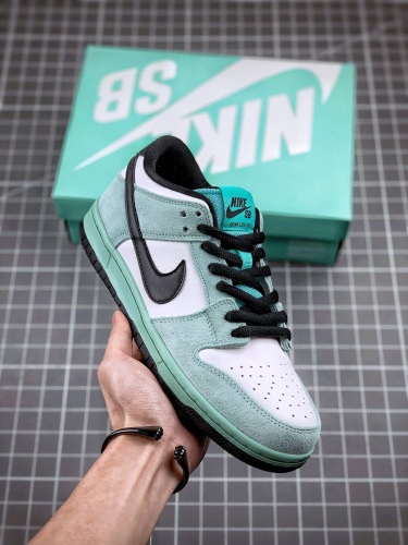 Free shipping from maikesneakers nike sb dunk low