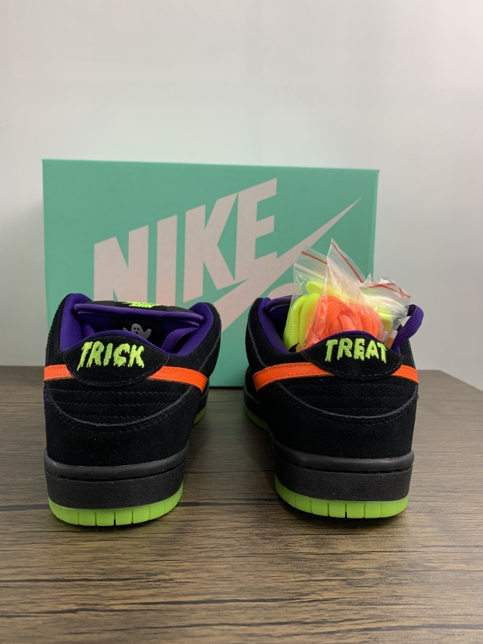 Free shipping from maikesneakers Nike SB Dunk Low “Night of Mischief” BQ6817-006