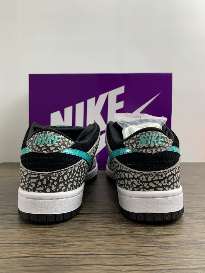 Free shipping from maikesneakers Nike dunk SB Low pro