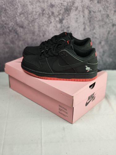 Free shipping from maikesneakers Nike SB DUNK LOW  men women sneaker