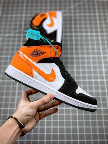 Nike  Air Jordan 1  High    AJ1    (  maikesneakers)