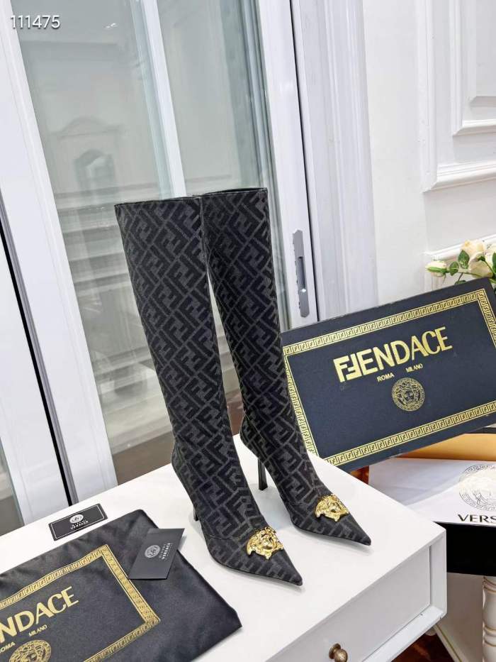 Women F*endi Top boots   (maikesneakers)