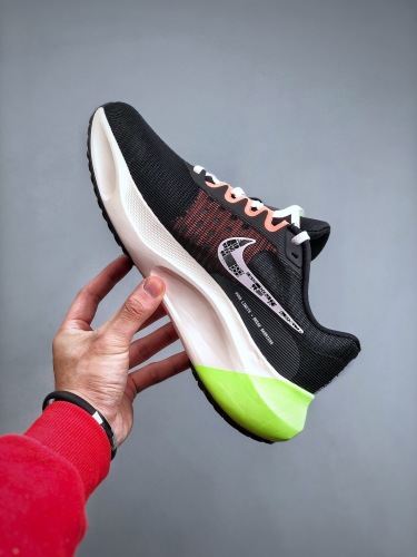 Men  Nike zoom   fly  5(maikesneakers)