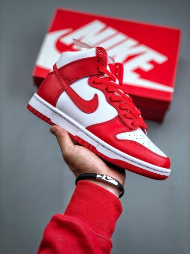 Nike SB Dunk High  university red   (maikesneakers )