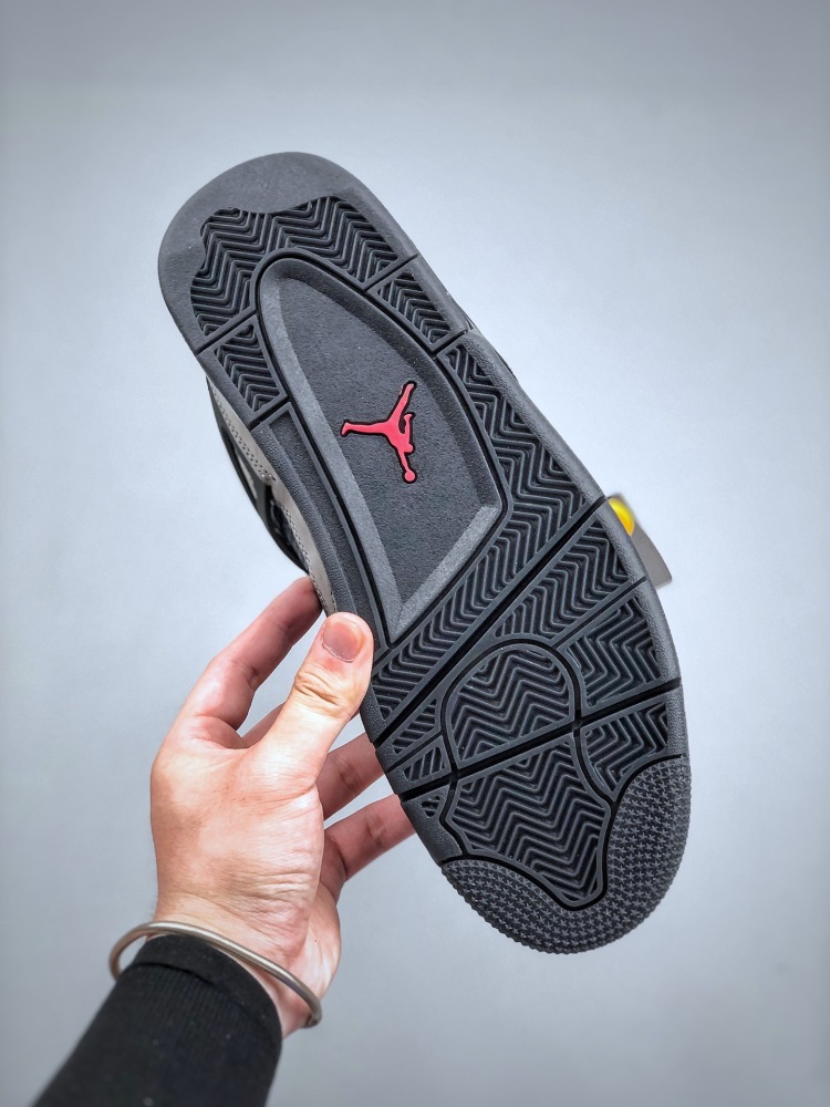 Nike Air Jordan 4  Retro ( maikesneakers )