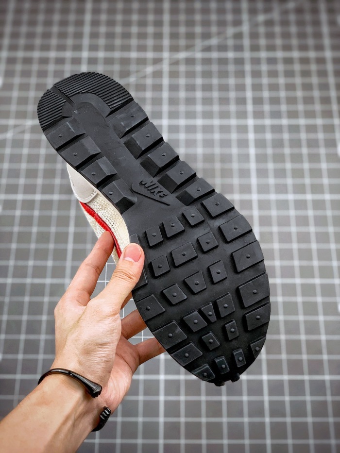 Sacai+Nike vaporwaffle  sesame void  (maikesneakers)