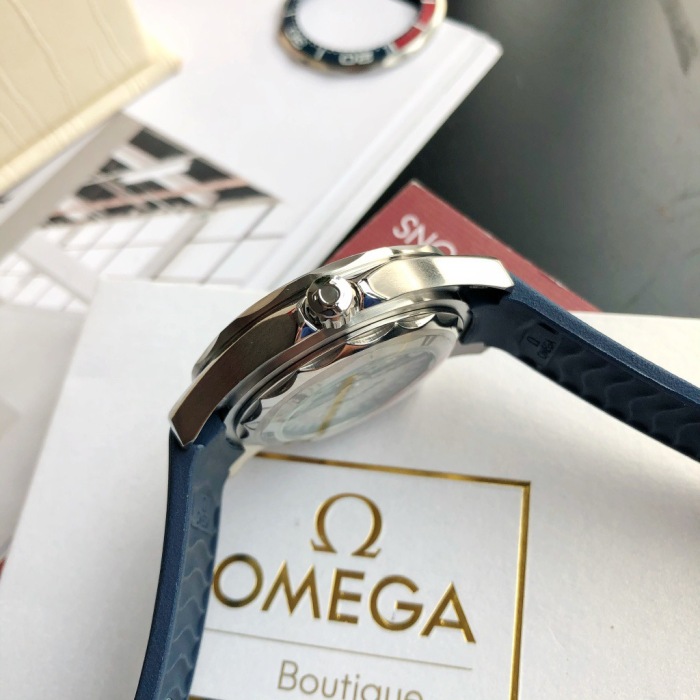 O*megaWatches Top Quality   (maikesneakers)
